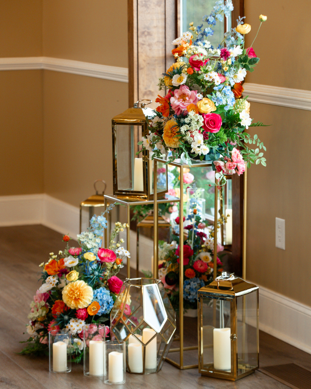 Rental - Gold Frame Pedestal Set of 2