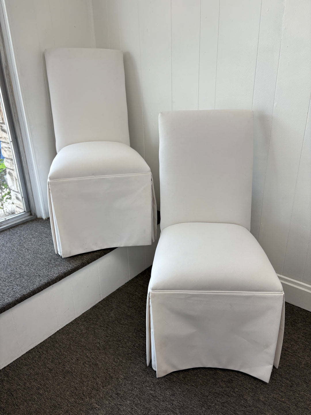 Rental - White Slipper Chair